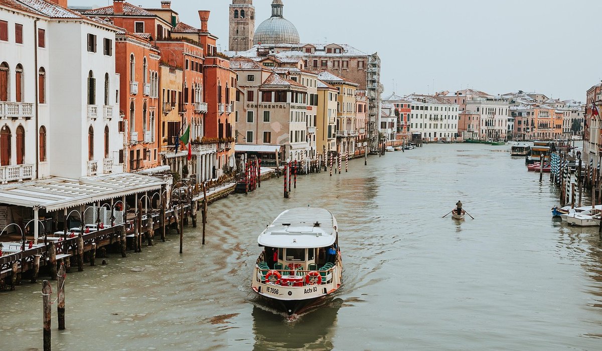 Essential Canal Boating Skills For Beginners To Learn